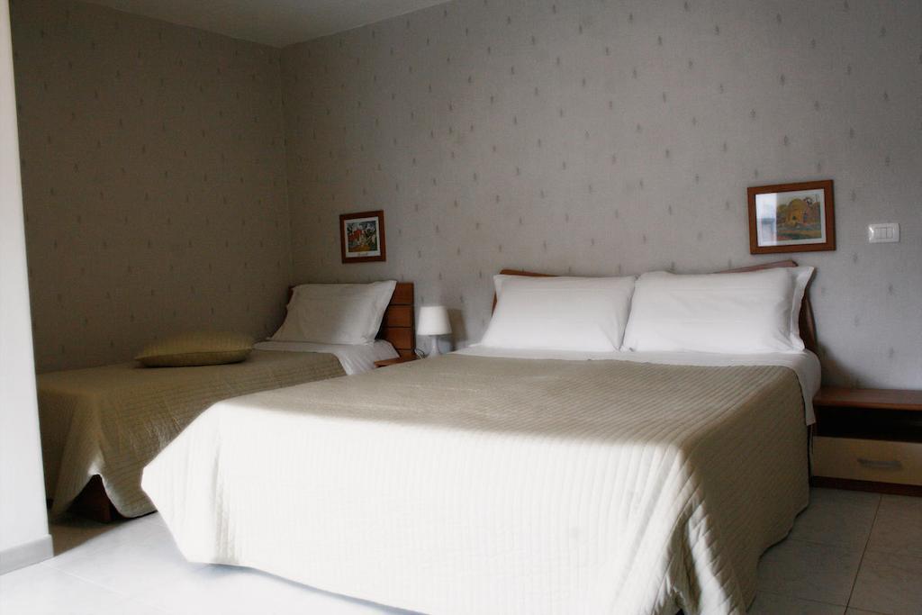 B&B Young Katánie Pokoj fotografie